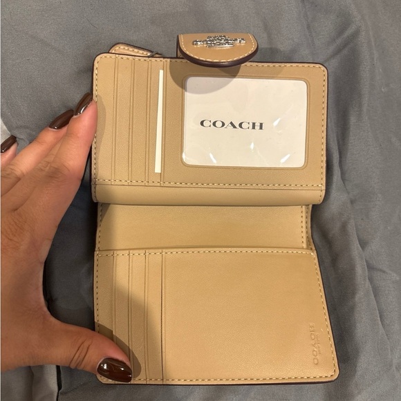 Coach Beige and Brown Shoulder Bag + matching wallet - Picture 3 of 8